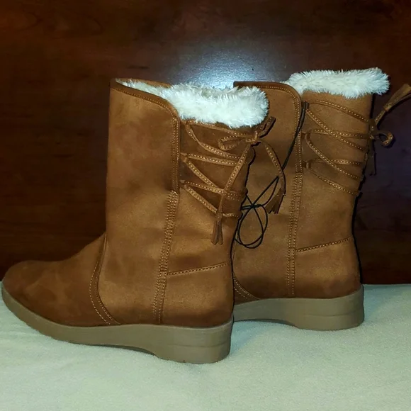 Calistoga Mid-Calf Brown with White Faux Fur Lace Up From Behind Size 8 - Picture 1 of 5